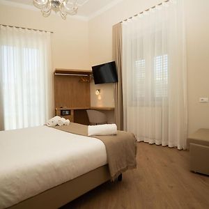 Manere Suites